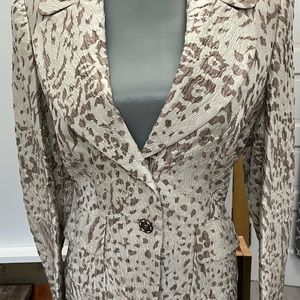 Escada Women’s jacket & pencil Skirt Suit 36 4/small Vintage animal prin…